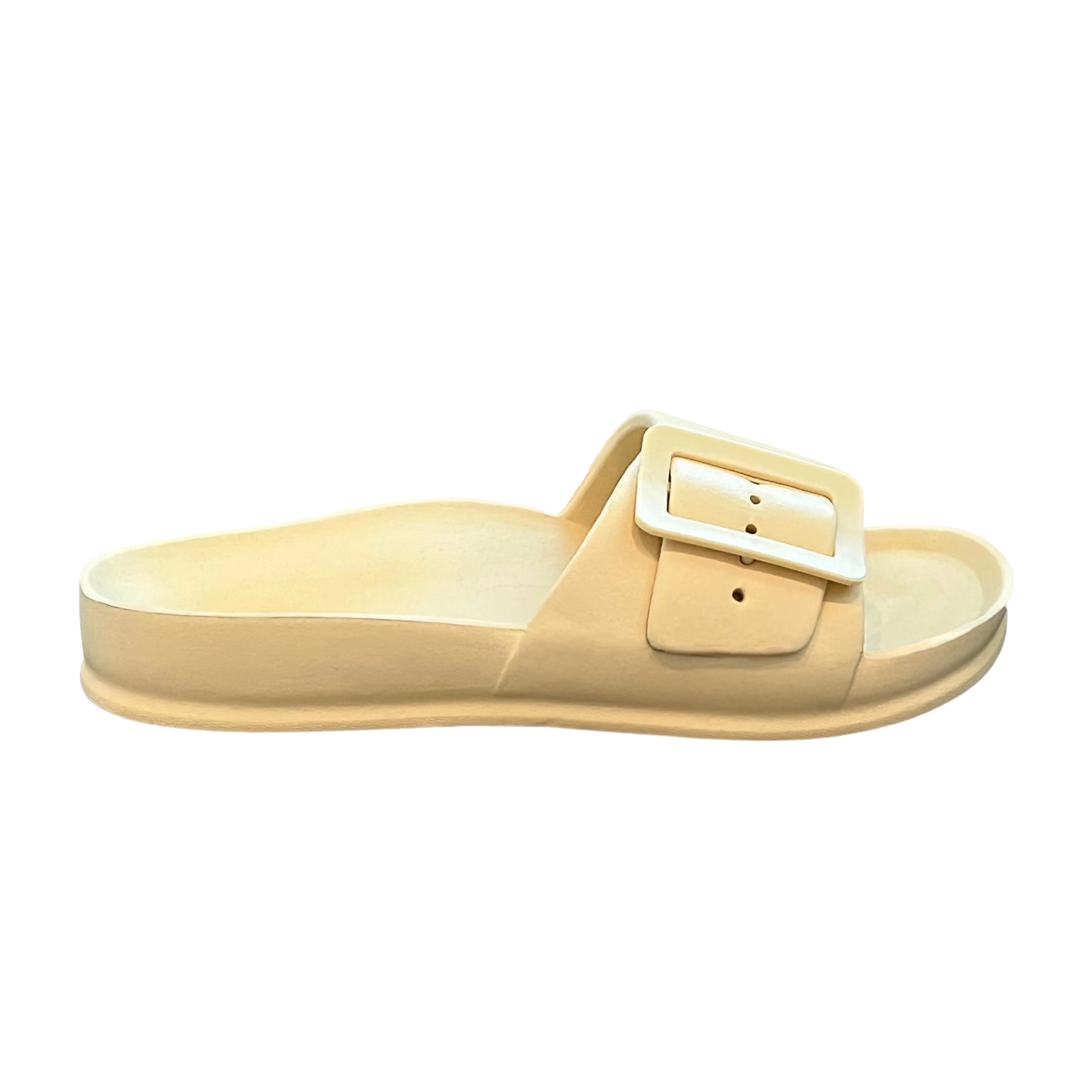 Amira Sandal