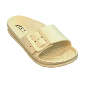 Amira Sandal