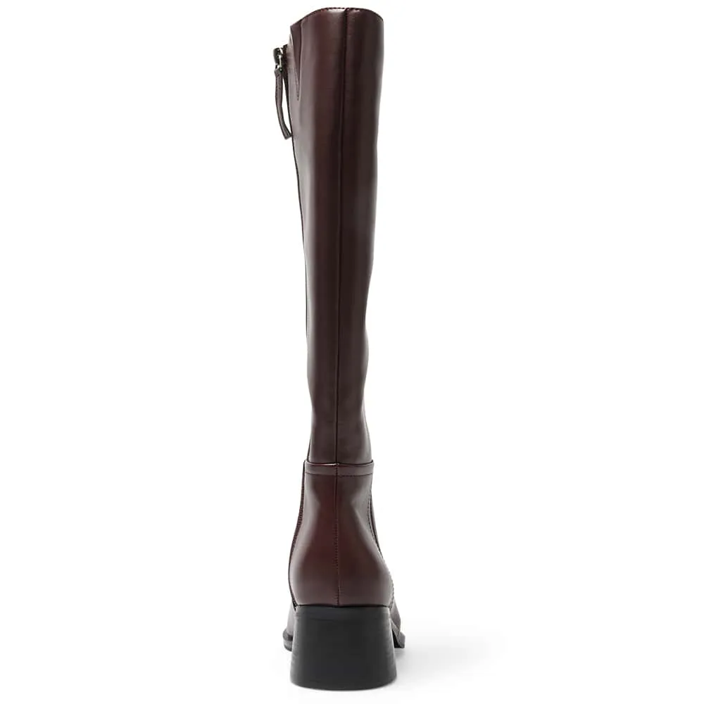 Carson Boot in Wine Smooth