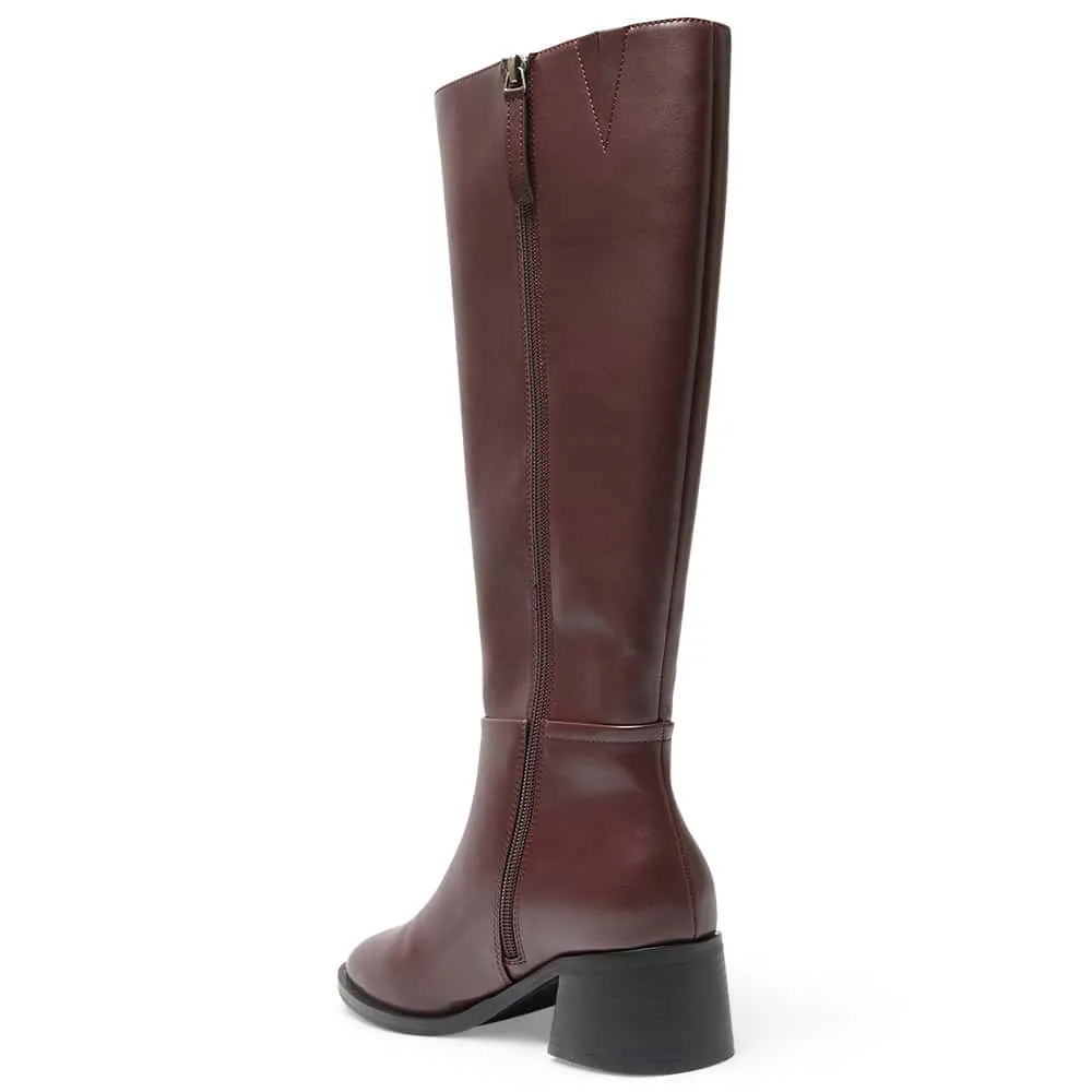 Carson Boot in Wine Smooth