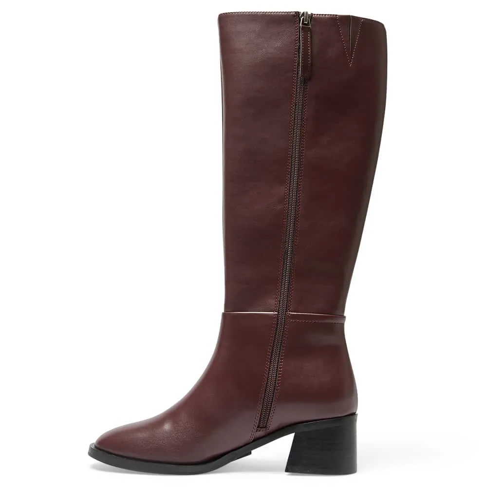 Carson Boot in Wine Smooth