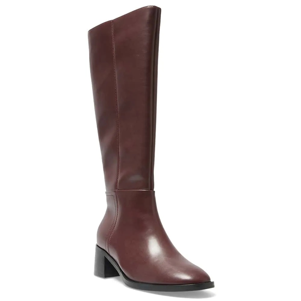 Carson Boot in Wine Smooth