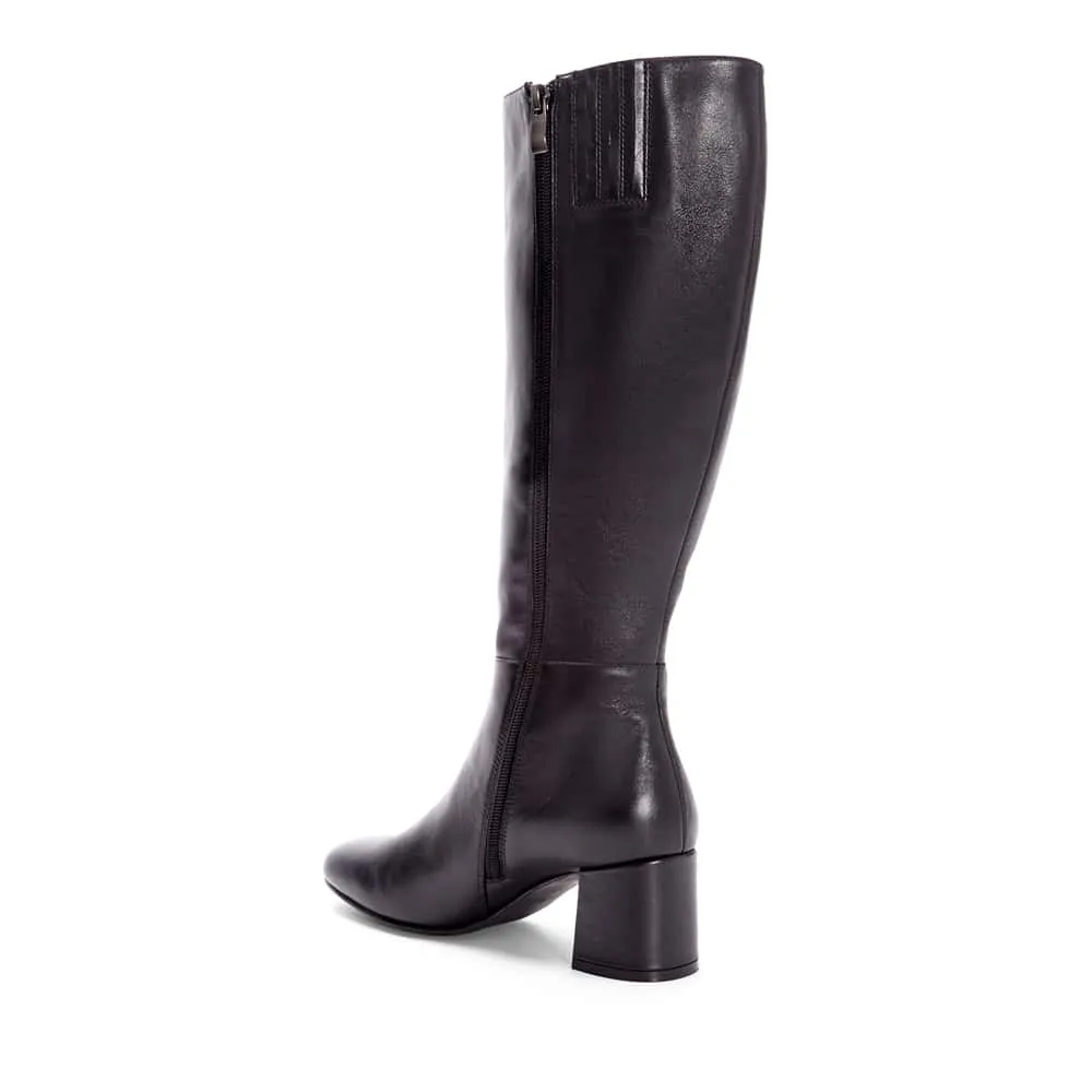Debut Boot in Black Leather