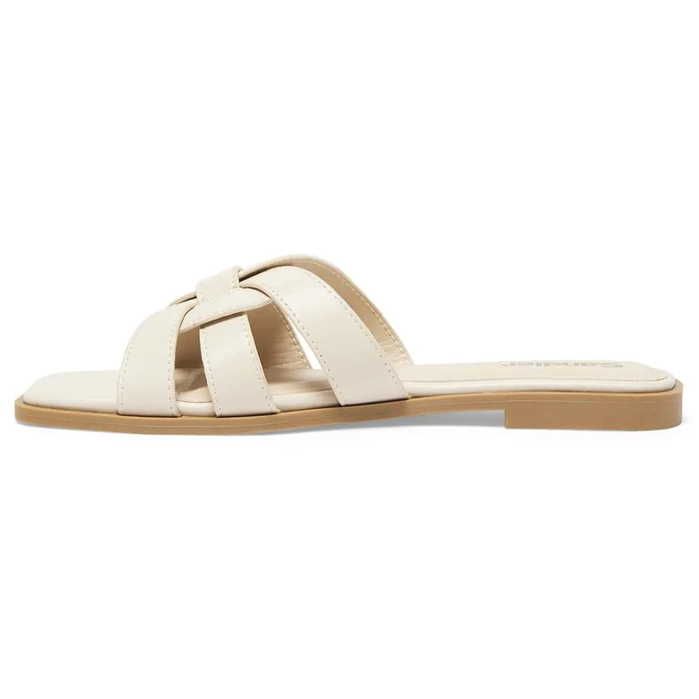 Demi Slide in Beige Smooth