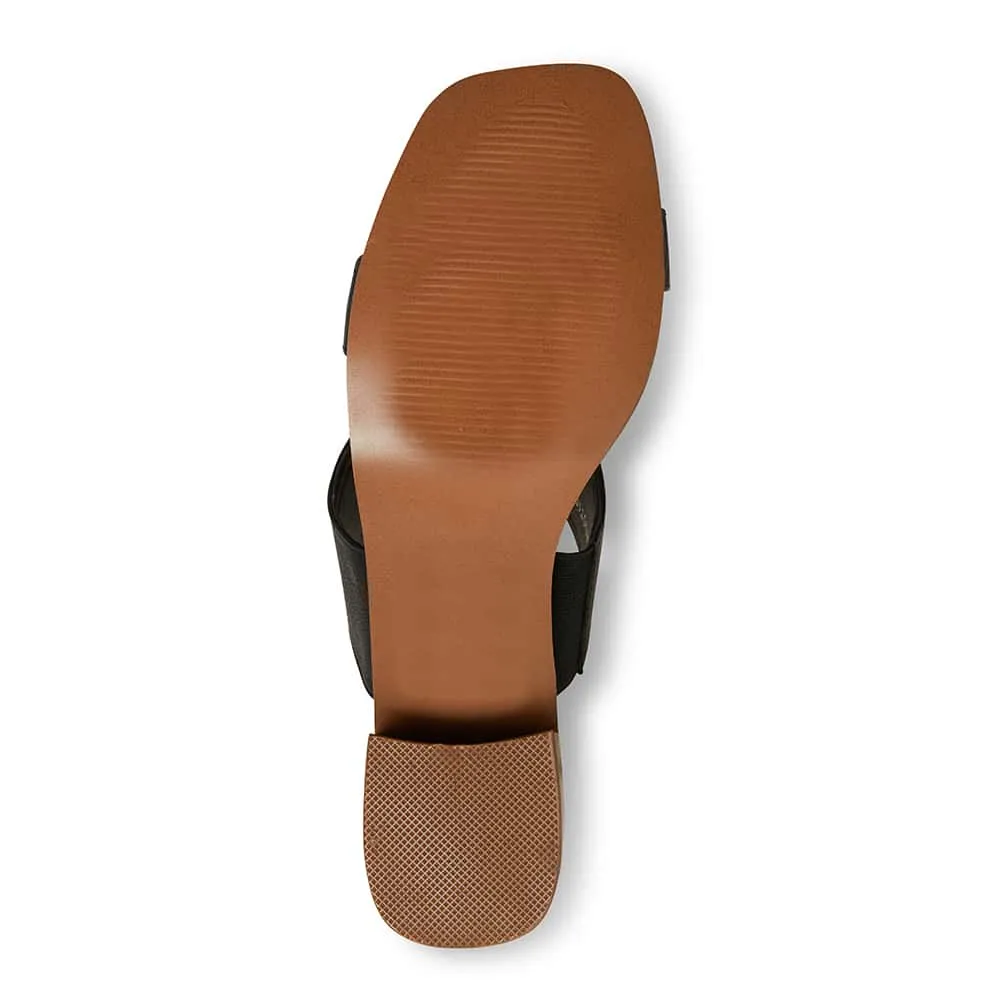 Edge Heel in Black Smooth