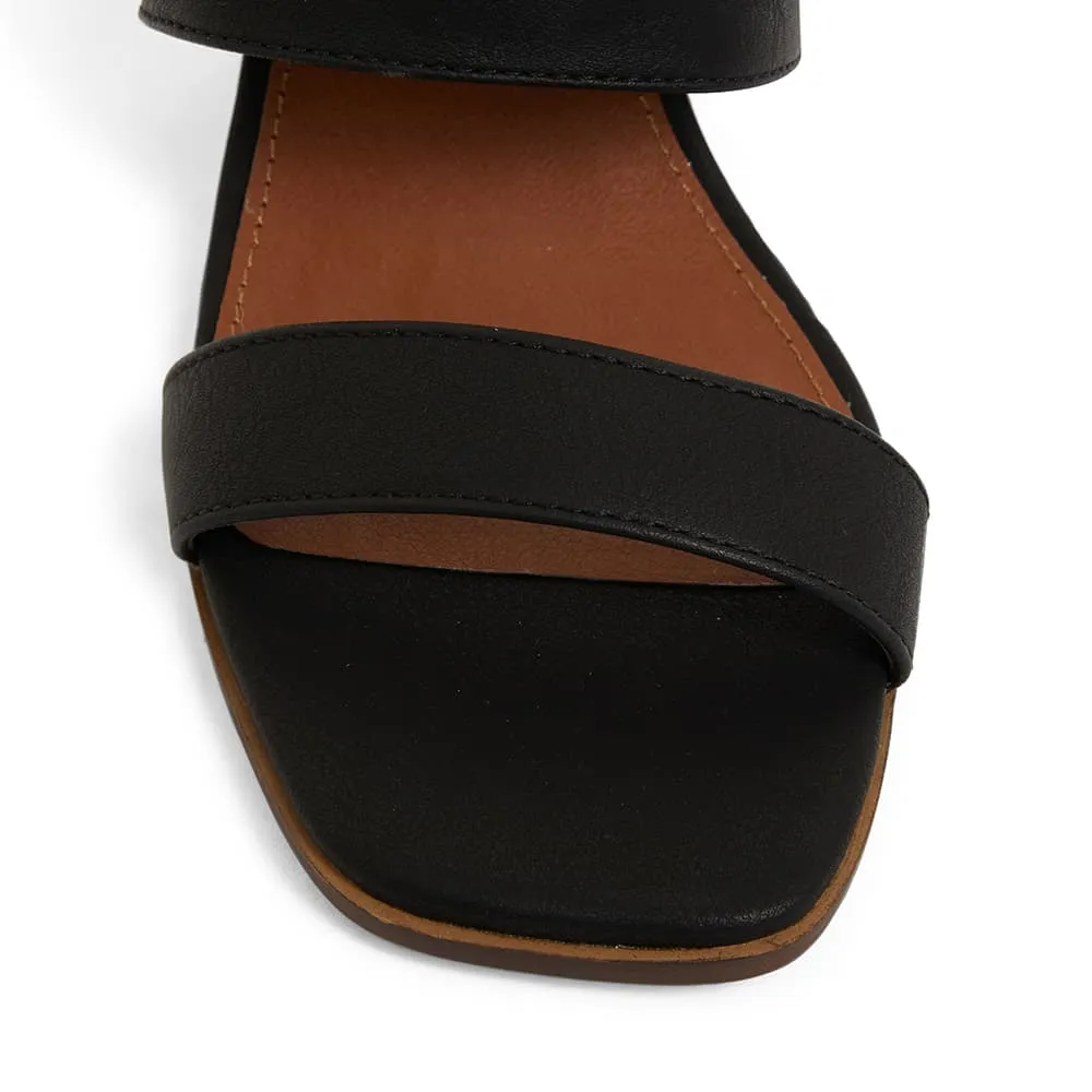 Edge Heel in Black Smooth