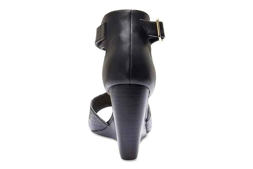 Joanna Heel in Black Leather