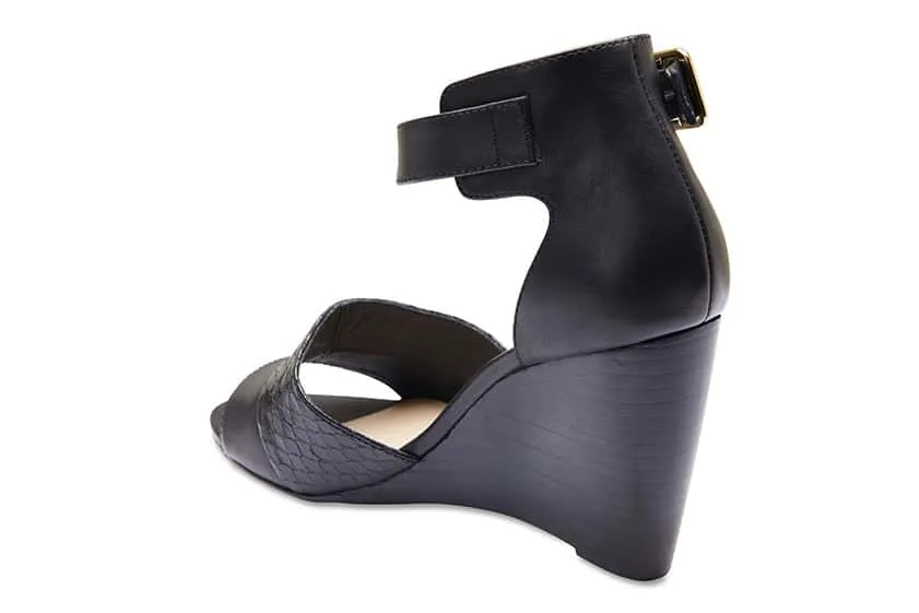 Joanna Heel in Black Leather