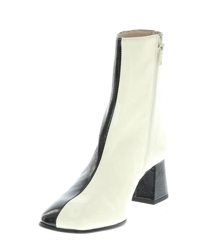 Jose Saenz 4352 Off White/Black