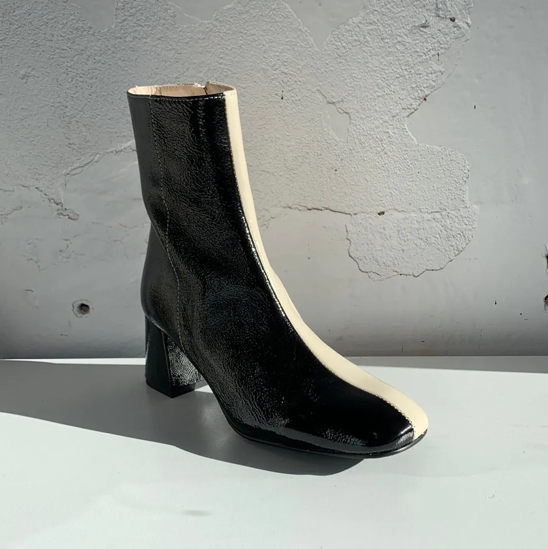Jose Saenz 4352 Off White/Black