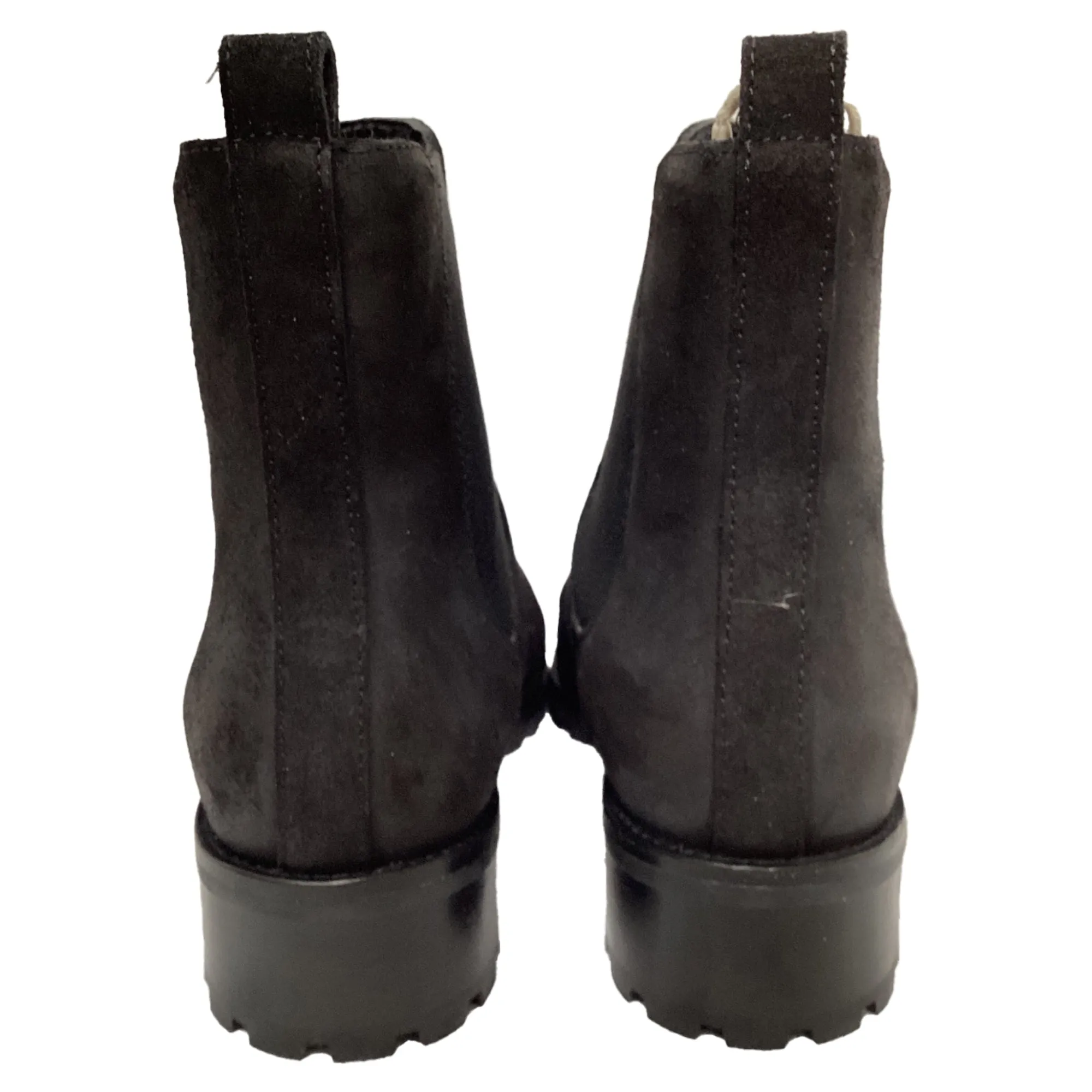 Manolo Blahnik Chelata Chelsea Boots in Black Suede
