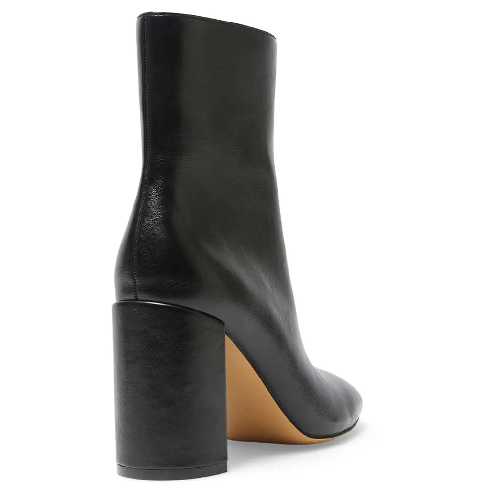 Marlo Boot in Black Smooth