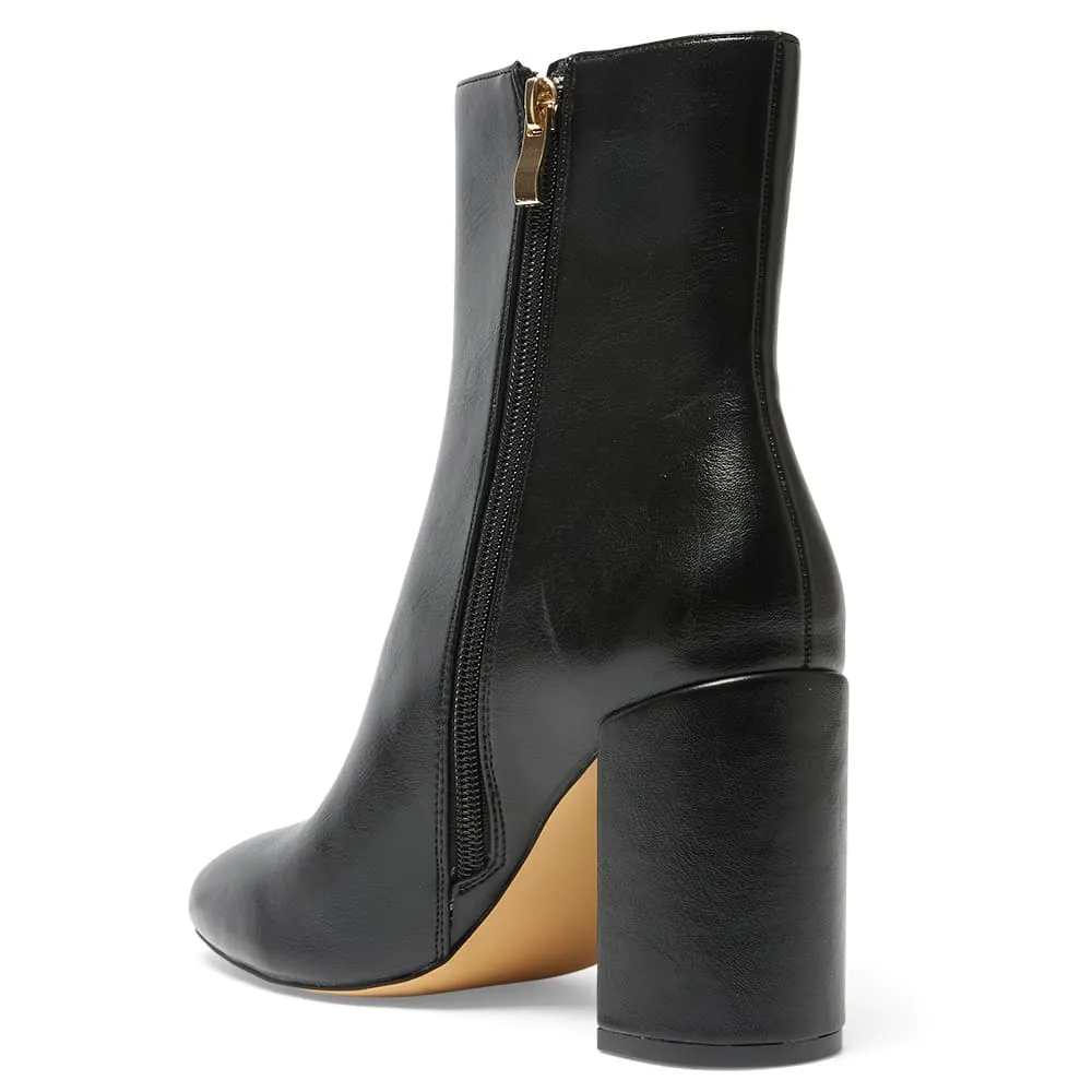 Marlo Boot in Black Smooth