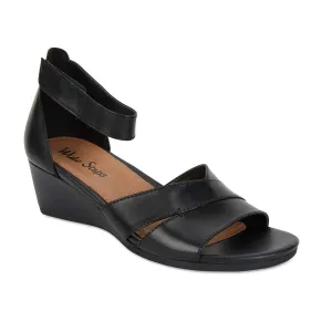 Martha Heel in Black Leather