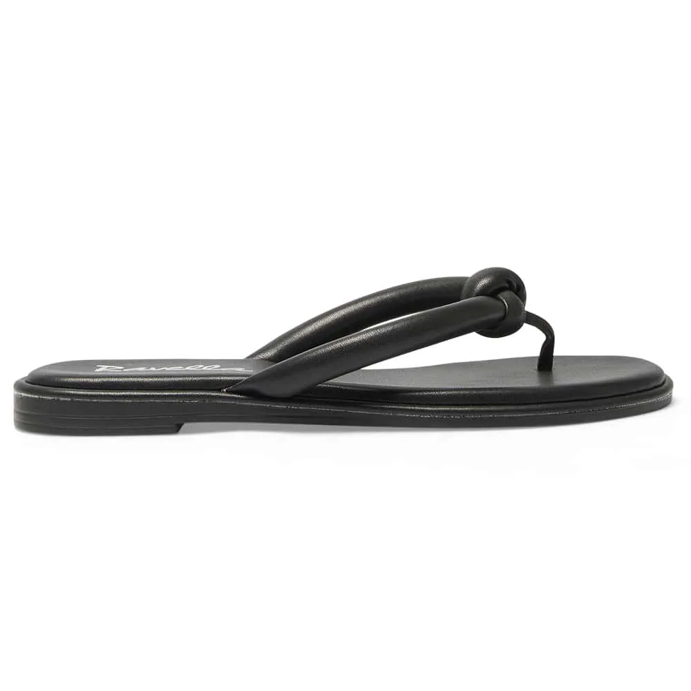 Maui Thongs in Black Smooth