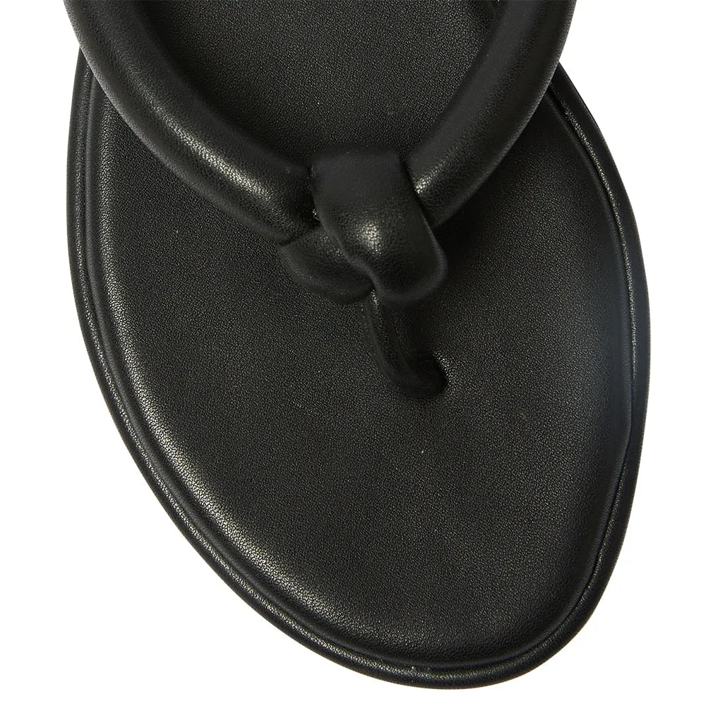 Maui Thongs in Black Smooth