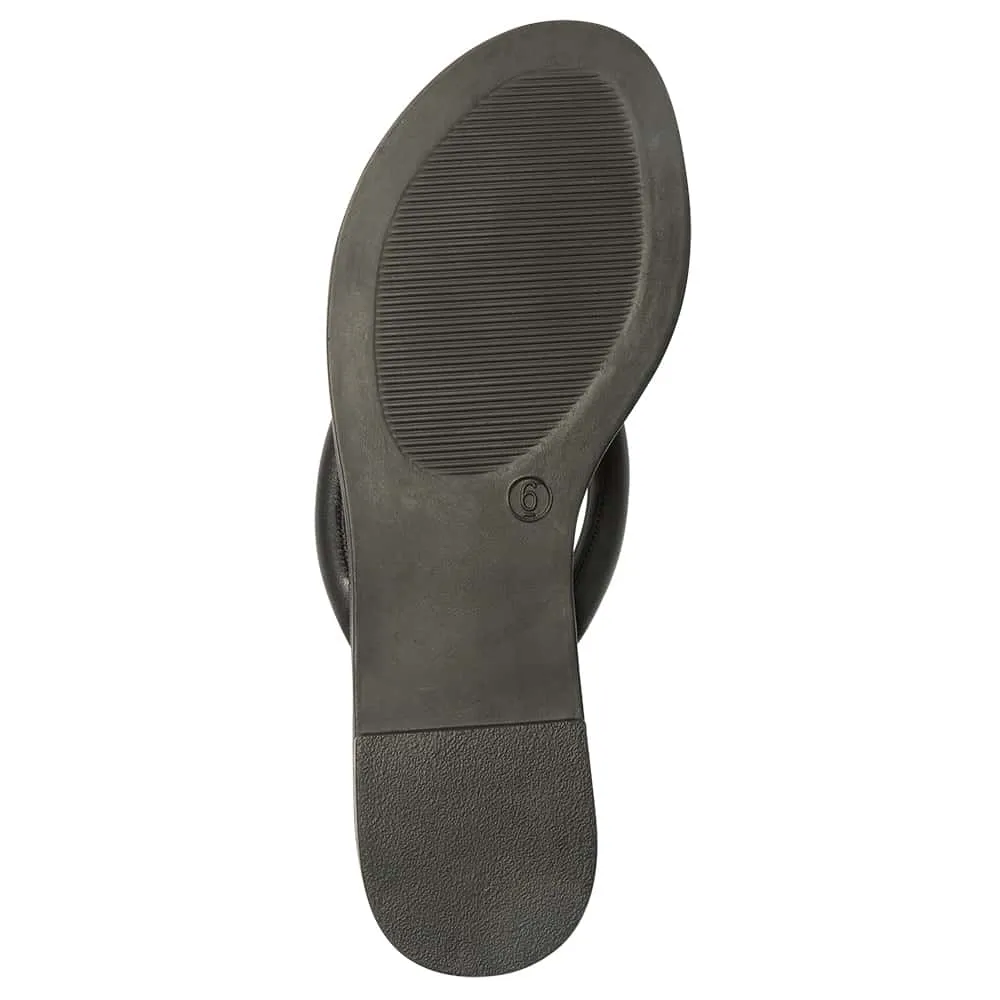 Maui Thongs in Black Smooth