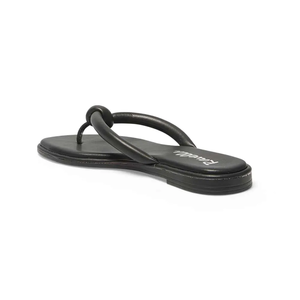 Maui Thongs in Black Smooth