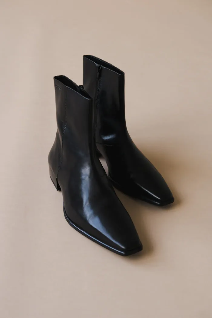 NELLA BOOTS SIZE 35