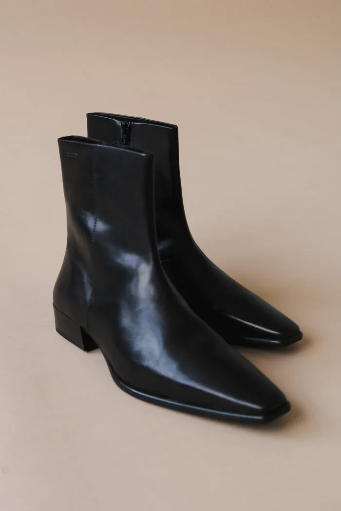 NELLA BOOTS SIZE 35