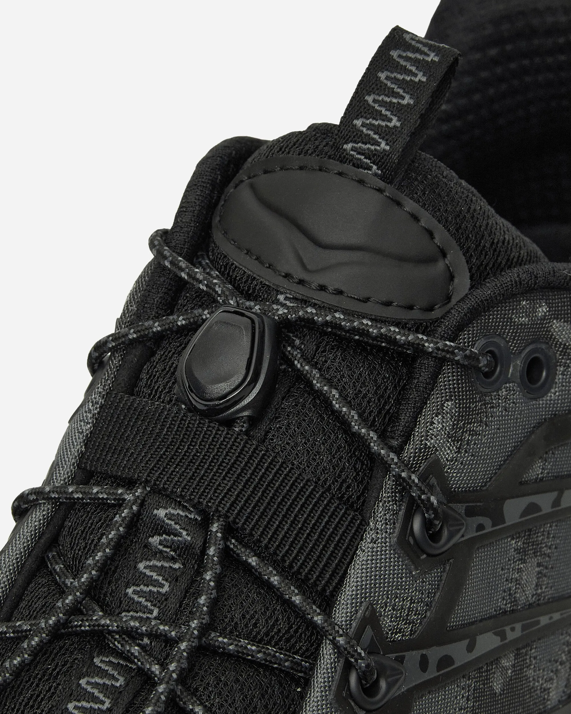 Stealth/Tech Mafate Three2 Sneakers Black / Carbon