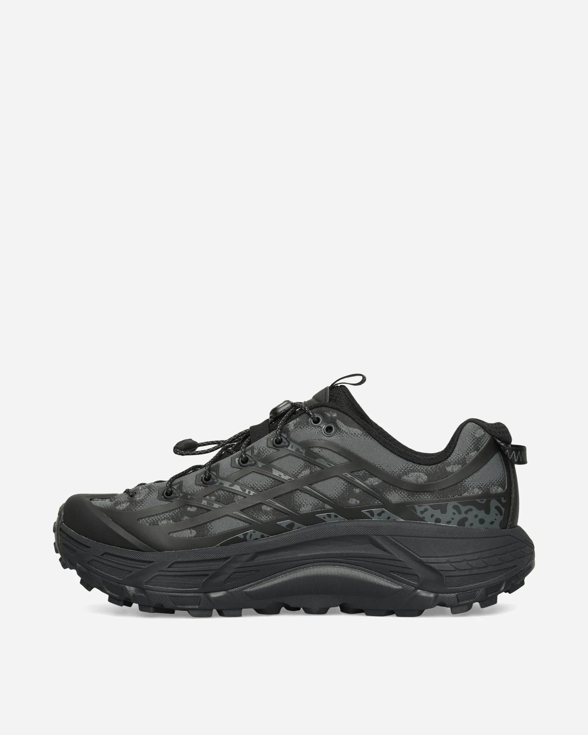 Stealth/Tech Mafate Three2 Sneakers Black / Carbon