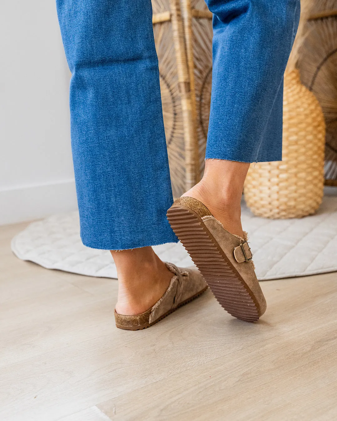 Very G Iris Slides - Beige