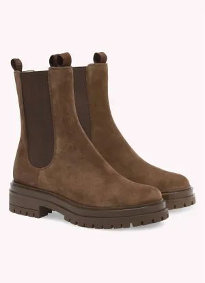 Women's Chester Suede Boots In Brown