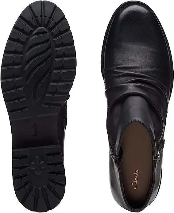 Women's Clarks Clarkwell Zip  Effortless Style with Everyday Comfort