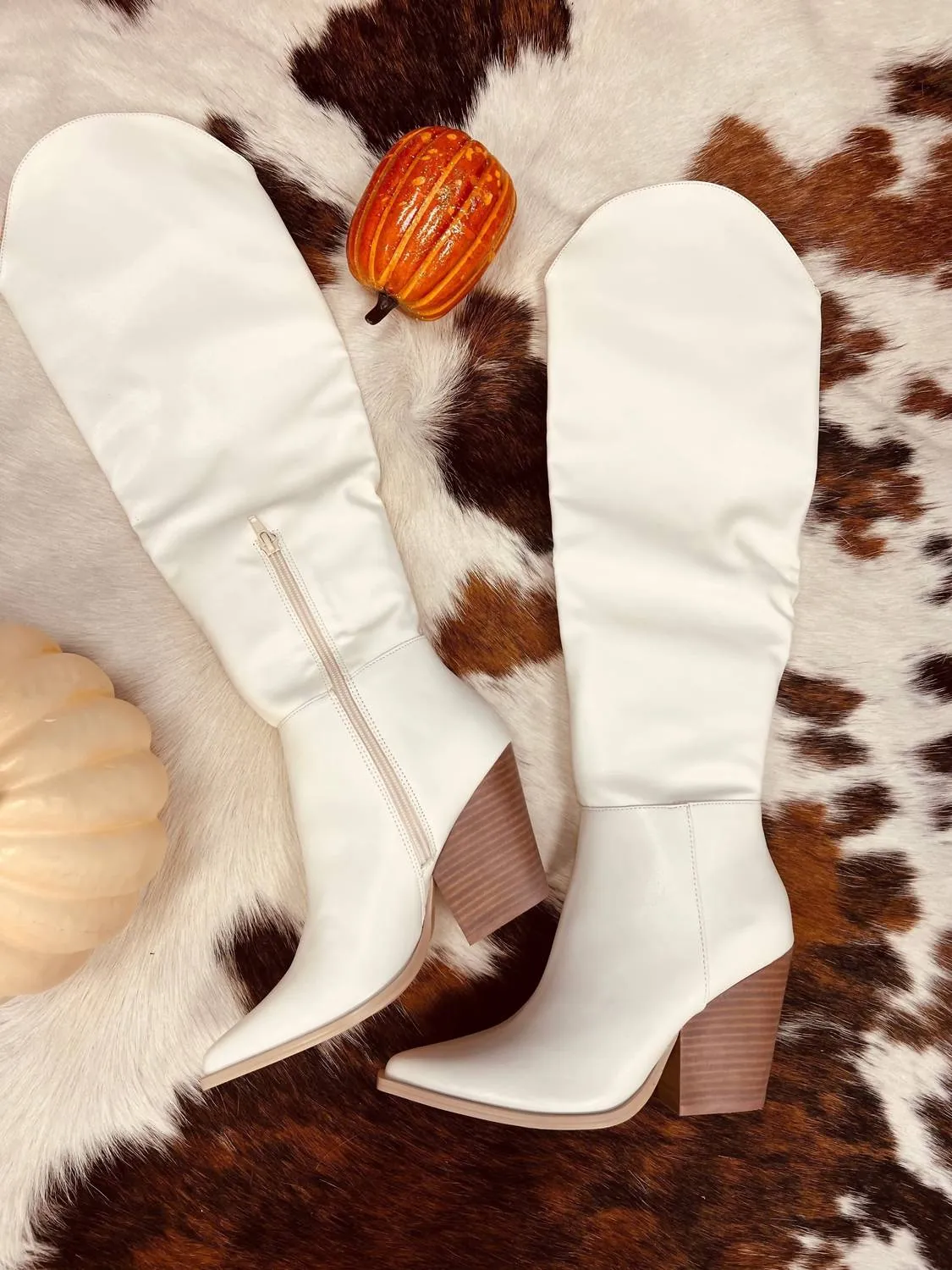 Women's Dancing Queen Knee High Boots In White