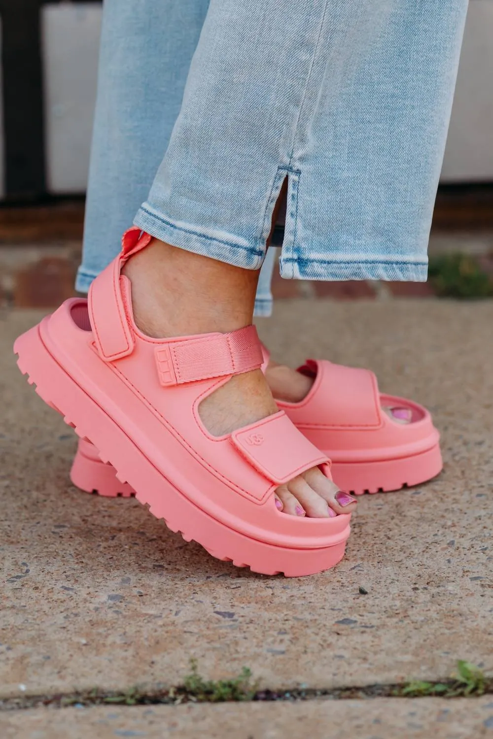 Women's Goldenglow Sandals In Tropical Pink