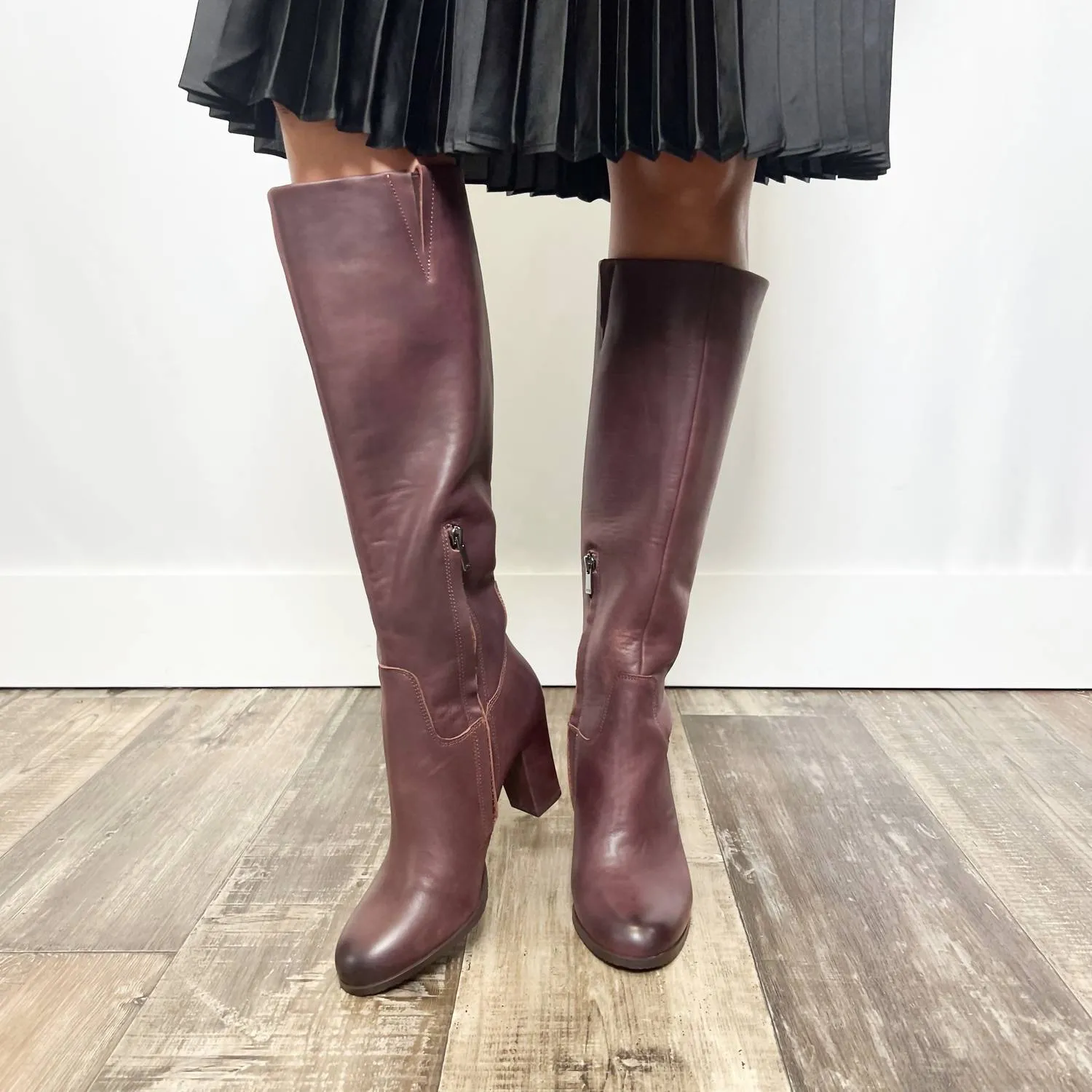 Women's Sabastin Tall Boots In Chocolate Brown