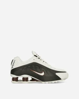 Women's Shox R4 Sneakers Sail / Fauna Brown