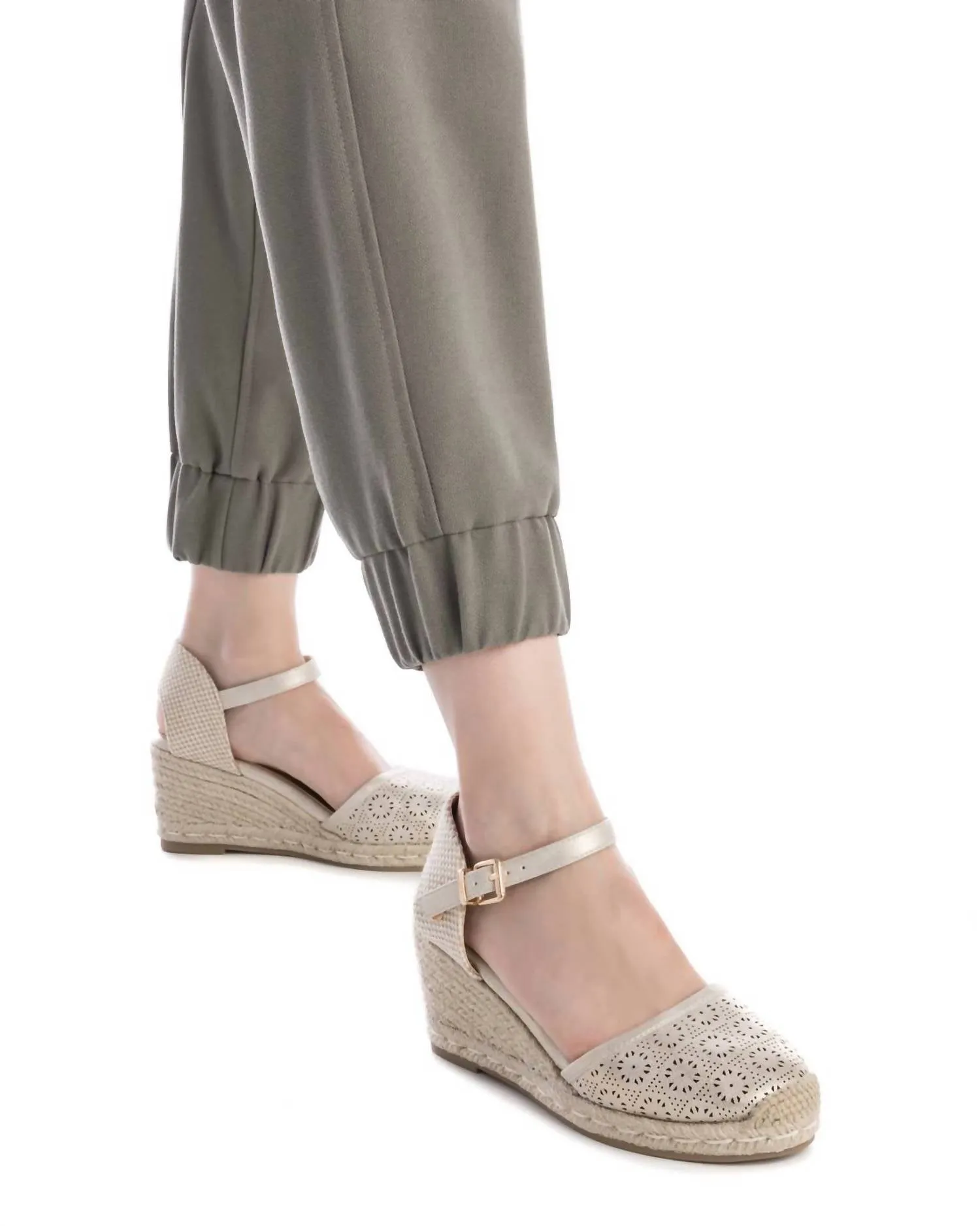 Women's Wedge Sandals In Gold